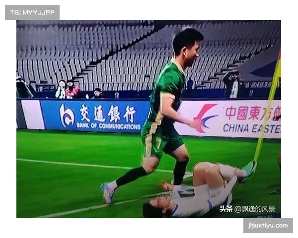 申花前场任意球配合精妙 陈晋一左脚弧线直挂死角 申花前场任意球配合精妙 陈晋一左脚弧线直挂死角